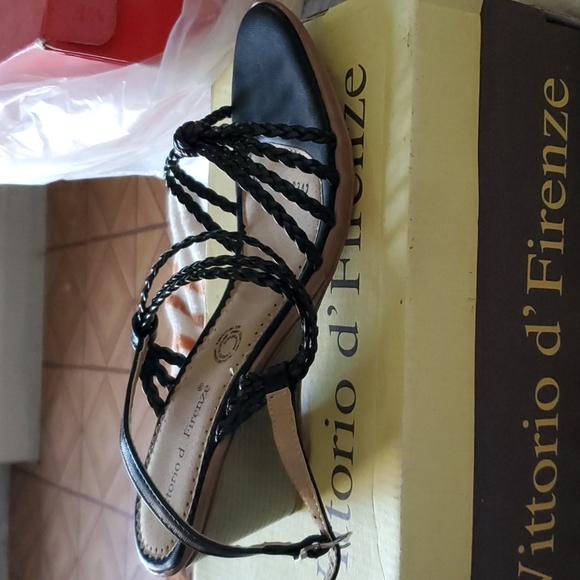 Shoes - Picture 2 of 7